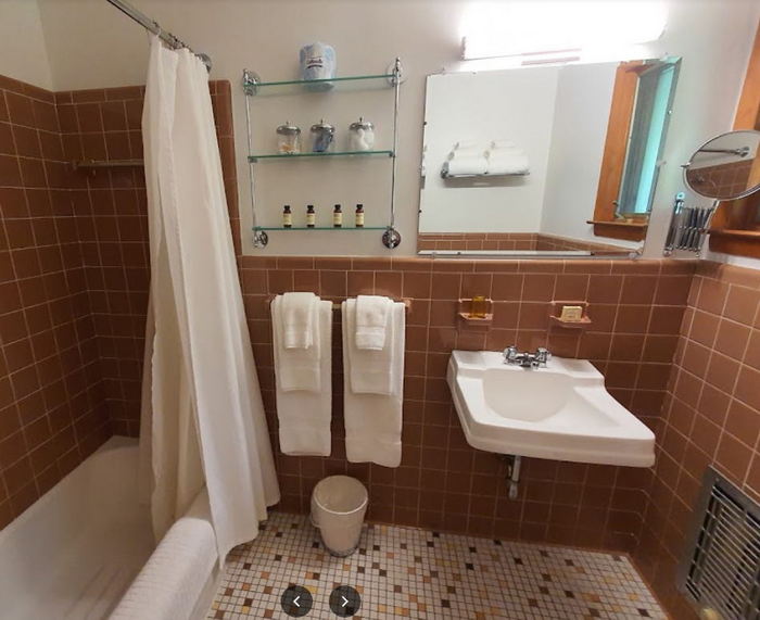 Birch Lodge (Birch Lodge Motel) - From Website (newer photo)